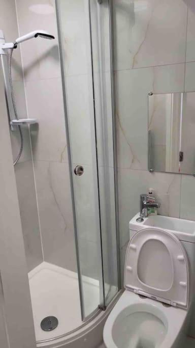 Catherine 5 Bedroom House Crewe Dış mekan fotoğraf